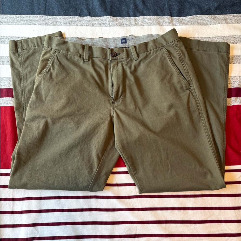 GAP Men's Olive Chinos